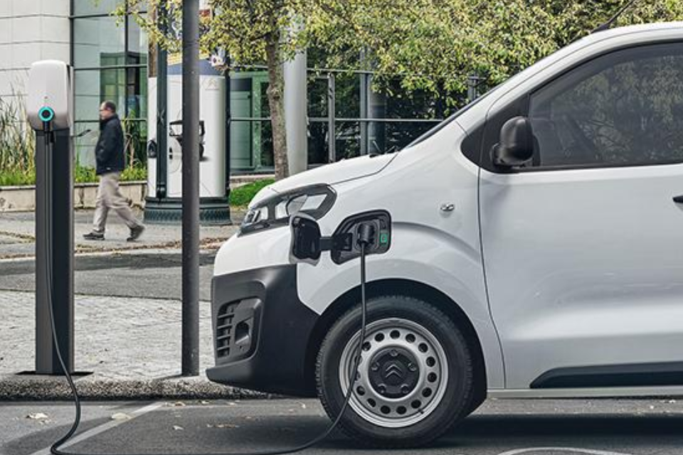 blog-can-i-drive-an-electric-van-with-a-normal-uk-driving-licence